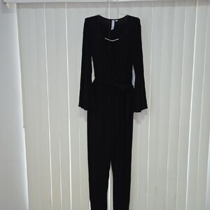 Emma & Michele Black Long Sleeve Jumpsuit  Size Medium‎